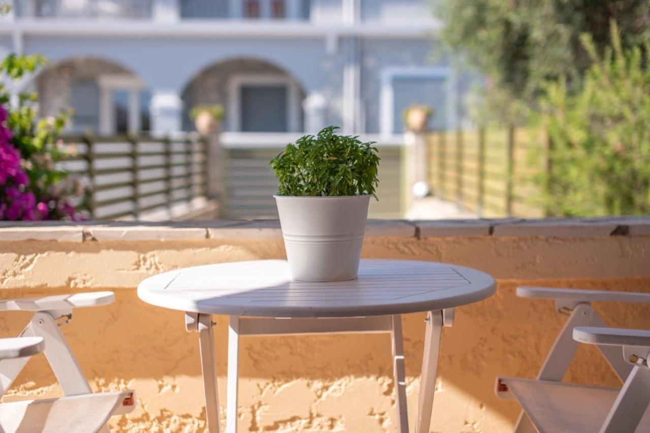 Romanos Apartments Gaios Ngoại thất bức ảnh